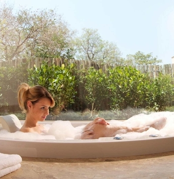 Os benefícios dos banhos relaxantes