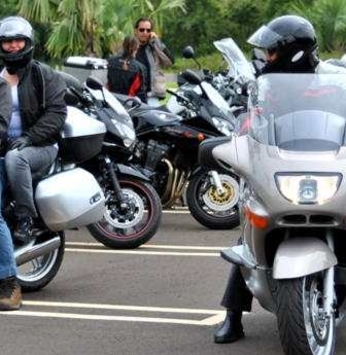 Casais de motociclistas visitam o SPA do Santa Bárbara Resort Residence
